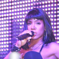 Kelly Rowland au micro