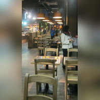 Dish of the Day, Salle.