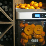 Dish of the Day, Machine à jus d'orange.