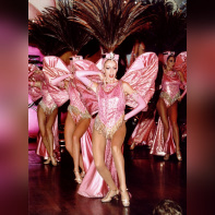 Lido Normandie,  Bluebell en costume prologue, galaxie du bonheur