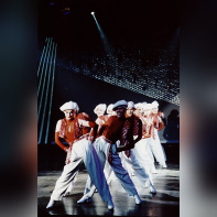 Lido Normandie,  Danseurs et danseuses en costume perdido