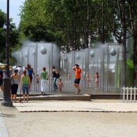 Les brumisateurs à Paris Plage La Villette