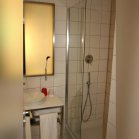 Salle de douche (pas de baignoire)