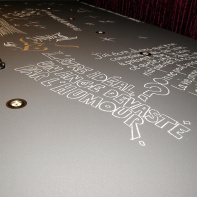 Inscriptions au plafond