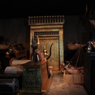 Statues contenues dans le tombeau de Toutankhamon