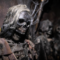 La Crypte : l'escape game qui fait tourner les tables au Donjon de Paris