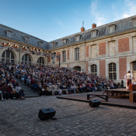 Versailles culturellement : interview du maire François de Mazières entre théâtre et patrimoine