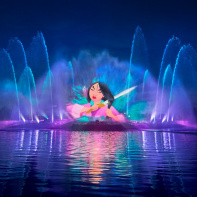 Disney Cascade of Lights à Disneyland Paris : le nouveau show nocturne sur Adventure Bay