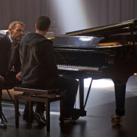 Au bout des doigts : critique et bande-annonce