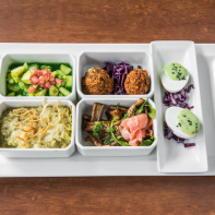 Mythologie, le restaurant qui allie vins, tapas et bento