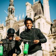 Lime met à disposition des trottinettes pour la Fashion Week