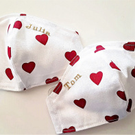 Covid : les masques artisanaux en tissus aussi efficaces que les chirurgicaux selon l'OMS