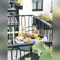 À Paris, l'hôtel des Grands Boulevards lance son offre "brunch en chambre"