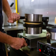 Disco Burgers : le burger dont on ne perd pas une miette - littéralement - à deux pas de Pigalle