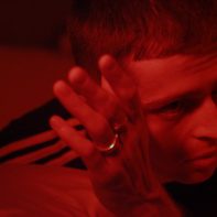 Exposition Lili Reynaud-Dewar au Palais de Tokyo : Salut, je m’appelle Lili et nous sommes plusieurs