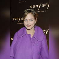 Nora Arnezeder
