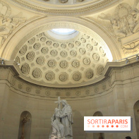 Un monde de plis à la chapelle Expiatoire