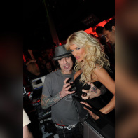 Tommy Lee
Victoria Silvstedt
