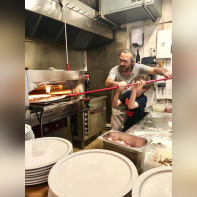 Ouverture de Gianni: la nouvelle pizzeria du 18ème où l'on chante!