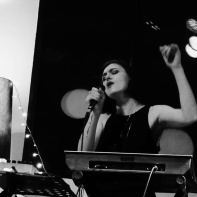 Thea + Violet Arnold en concert aux Trois Baudets