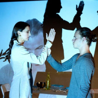 Aller au théâtre et sauver un gymnase : "Maman c'est moi" à l'UCJG