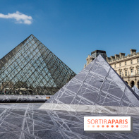 JR investit la place de la Pyramide du Louvre pour ses 30 ans