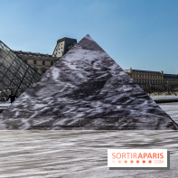 JR investit la place de la Pyramide du Louvre pour ses 30 ans