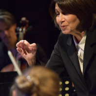 Claire Gibault, une cheffe d'orchestre engagée, les photos