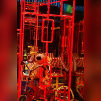 Le BHV illuminé par Beth Ditto et Jean-Charles de Castelbajac - Noël 2009