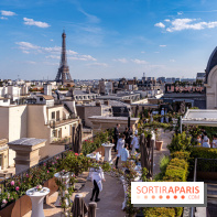 Le bar en Rooftop du Peninsula en photo