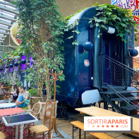 Un bar à glaces et un dessert dans un train de la Félicita