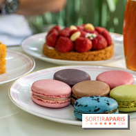 La terrasse fleurie de Ladurée à Paris sur les Champs-Elysées