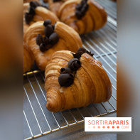 L'Éclair de Génie Café Paris - croissant chocolat
