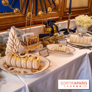 Bûche de Noël Ladurée 2022 - créations de Noël