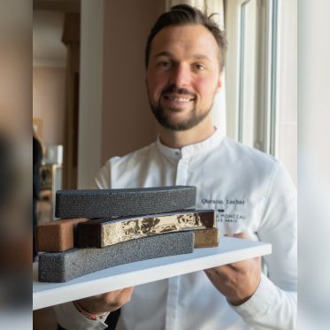 La Bûche de Noël de Quentin Lechat au Royal Monceau Raffles Paris 2022