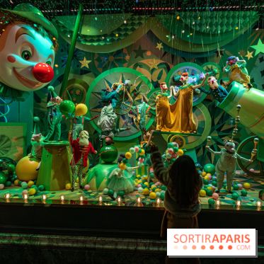 Vitrines de Noël du Printemps 2022, l’inauguration avec Naomie Campbell et Isabelle Huppert