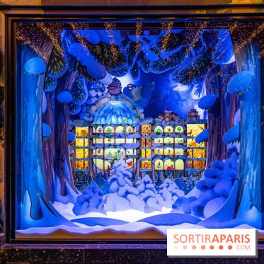 Les vitrines et sapin de Noël des Galeries Lafayette 2022