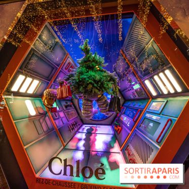 Les vitrines et sapin de Noël des Galeries Lafayette 2022