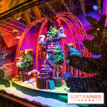 Les vitrines et sapin de Noël des Galeries Lafayette 2022