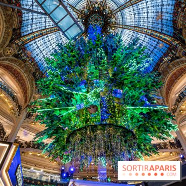Les vitrines et sapin de Noël des Galeries Lafayette 2022