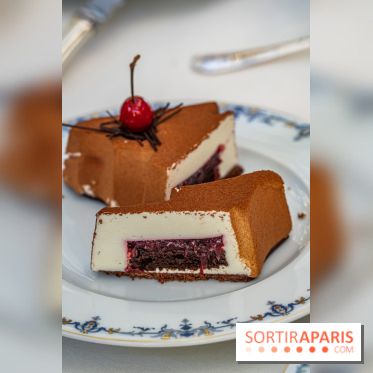 La Bûche de Noël Petit Biscuit du Ritz 2022 et sa farandole de gourmandises 