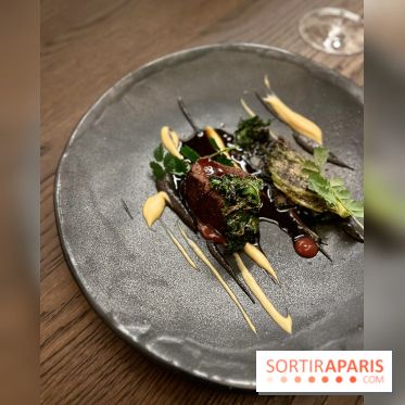 Nhome - Cerf et champignons