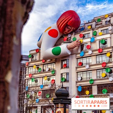 Yayoi Kusama chez Louis Vuitton sur les Champs-Elysées - photos 