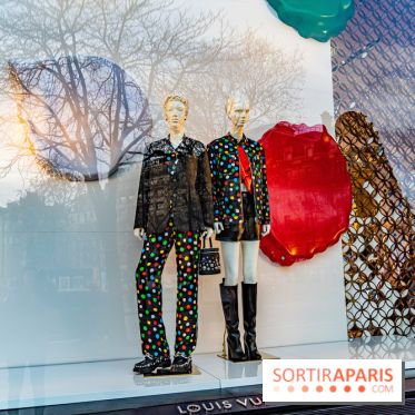 Yayoi Kusama chez Louis Vuitton sur les Champs-Elysées - photos 