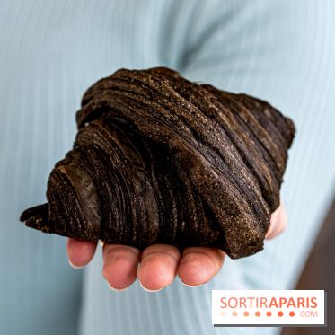 Bara boulangerie - pâtisserie à Paris -  croissant au charbon