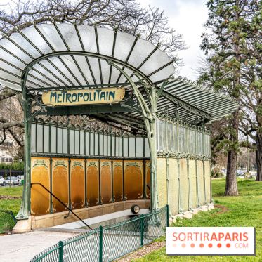  Le dernier édicule de type B d'Hector Guimard - Métro Porte Dauphine  -  A7C5184