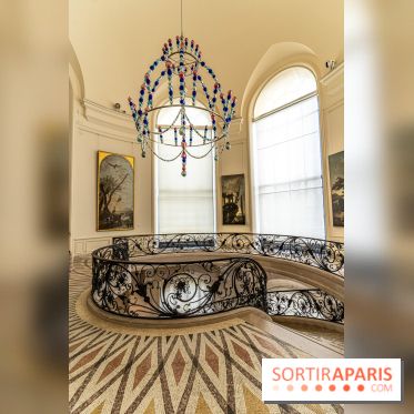 Petit Palais - Collection permanente  -  escalier - lustre