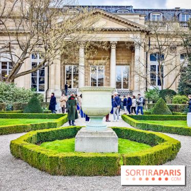 Exposition à l'Assemblée nationale : Alexandre Benjamin Navet décore la cour du Palais Bourbon