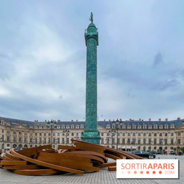Les installations de Bernar Venet Place Vendôme