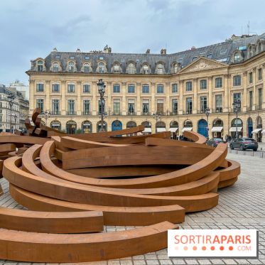 Les installations de Bernar Venet Place Vendôme